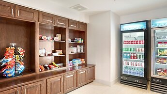 Holiday Inn Express & Suites Portland by IHG