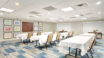 Holiday Inn Express & Suites Portland by IHG