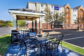 Candlewood Suites Fayetteville – University of Arkansas by IHG