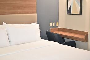 Candlewood Suites Fayetteville – University of Arkansas by IHG