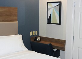 Candlewood Suites Fayetteville – University of Arkansas by IHG