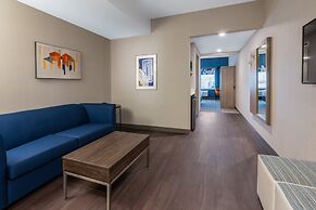 Holiday Inn Express & Suites Vaughan-Southwest