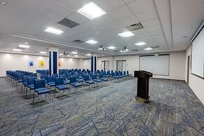 Holiday Inn Express & Suites Vaughan-Southwest by IHG