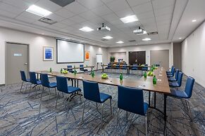 Holiday Inn Express & Suites Vaughan-Southwest by IHG