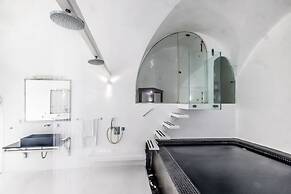 Dreams Luxury Suites