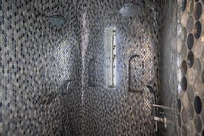 Dreams Luxury Suites