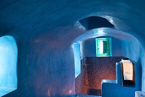 Dreams Luxury Suites