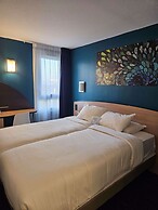 Kyriad NIORT - Espace Mendes-France