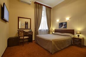 Sonata at Palace Square