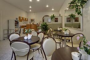 Sonata at Palace Square