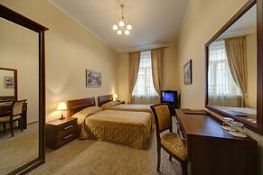 Sonata at Palace Square