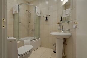 Sonata at Palace Square