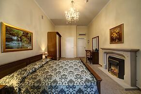 Sonata at Palace Square