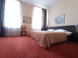 Sonata at Palace Square