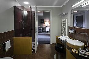Admiral Park Hotel
