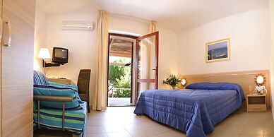 Hotel Club Mezzaluna