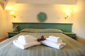 Hotel Club Mezzaluna