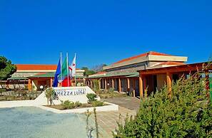 Hotel Club Mezzaluna