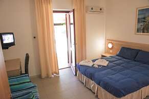 Hotel Club Mezzaluna