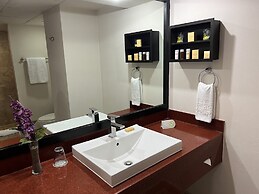 St Isidro Suites Corporate Housing SPA & Wellness Center
