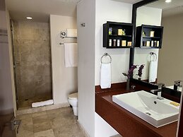 St Isidro Suites Corporate Housing SPA & Wellness Center