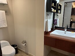 St Isidro Suites Corporate Housing SPA & Wellness Center