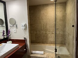 St Isidro Suites Corporate Housing SPA & Wellness Center