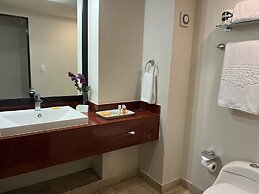 St Isidro Suites Corporate Housing SPA & Wellness Center