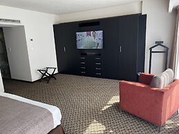 St Isidro Suites Corporate Housing SPA & Wellness Center