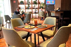 St Isidro Suites Corporate Housing SPA & Wellness Center