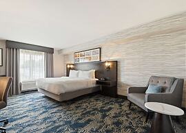 DoubleTree by Hilton Front Royal Blue Ridge Shadows