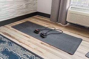 DoubleTree by Hilton Front Royal Blue Ridge Shadows