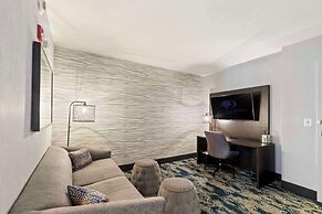 DoubleTree by Hilton Front Royal Blue Ridge Shadows