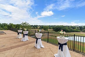 DoubleTree by Hilton Front Royal Blue Ridge Shadows