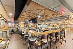 DoubleTree by Hilton Front Royal Blue Ridge Shadows