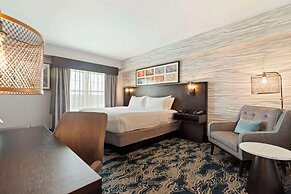 DoubleTree by Hilton Front Royal Blue Ridge Shadows