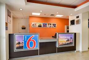 Motel 6 Lemoore, CA