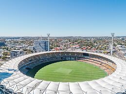 Central Brunswick Apartment Hotel