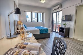 Central Brunswick Apartment Hotel