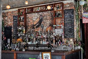 Central Brunswick Apartment Hotel