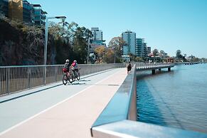 Central Brunswick Apartment Hotel