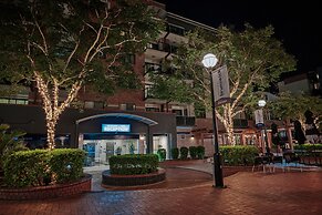 Central Brunswick Apartment Hotel