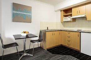 Central Brunswick Apartment Hotel