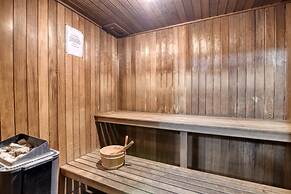 Central Brunswick Apartment Hotel