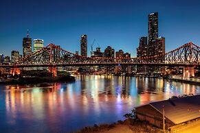 Central Brunswick Apartment Hotel