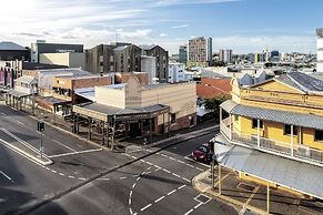 Central Brunswick Apartment Hotel