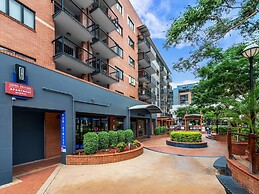 Central Brunswick Apartment Hotel