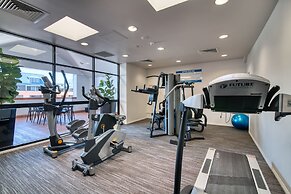 Central Brunswick Apartment Hotel