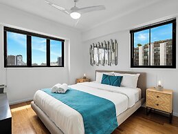 Central Brunswick Apartment Hotel