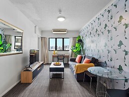 Central Brunswick Apartment Hotel